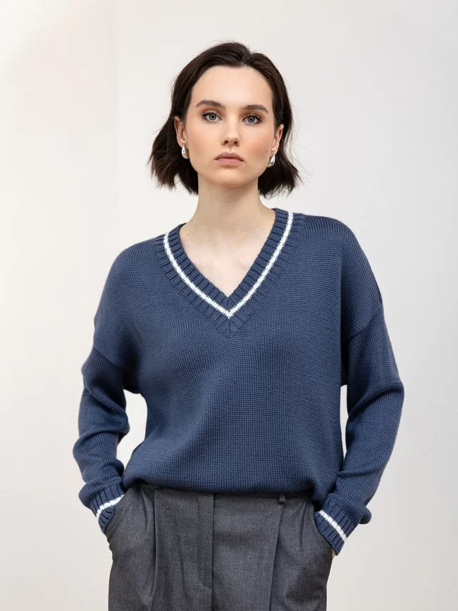 Джемпер женский (цвет: индиго, молочный) фото 1