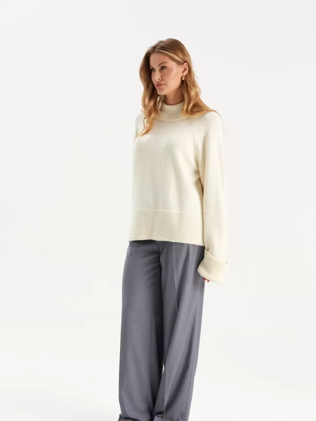 Джемпер женский (цвет: молочный) фото 5