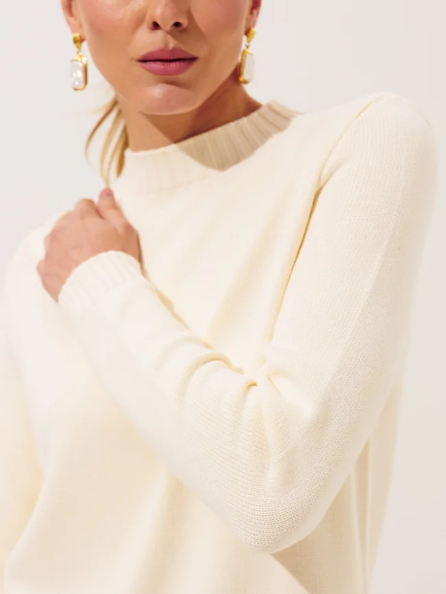 Джемпер женский (цвет: молочный) фото 3